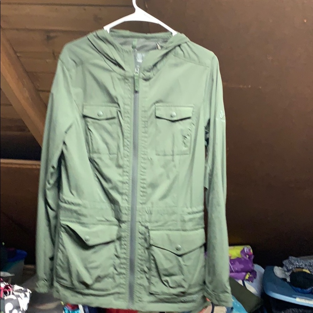 Travex Eddie Bauer packable jacket